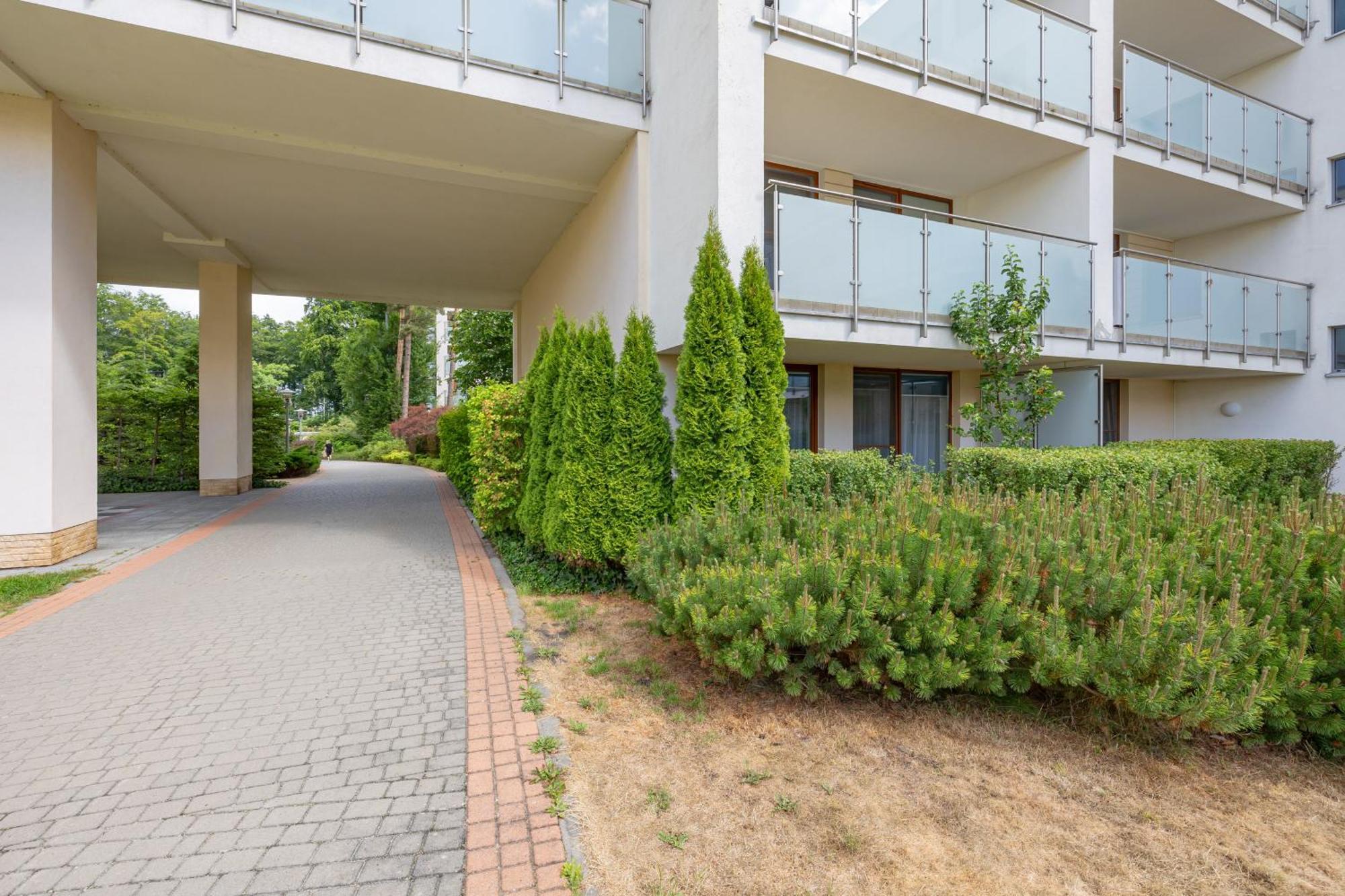 Aquamarina Apartment With Terrace - Close To The Beach - By Renters Miedzyzdroje Exterior photo
