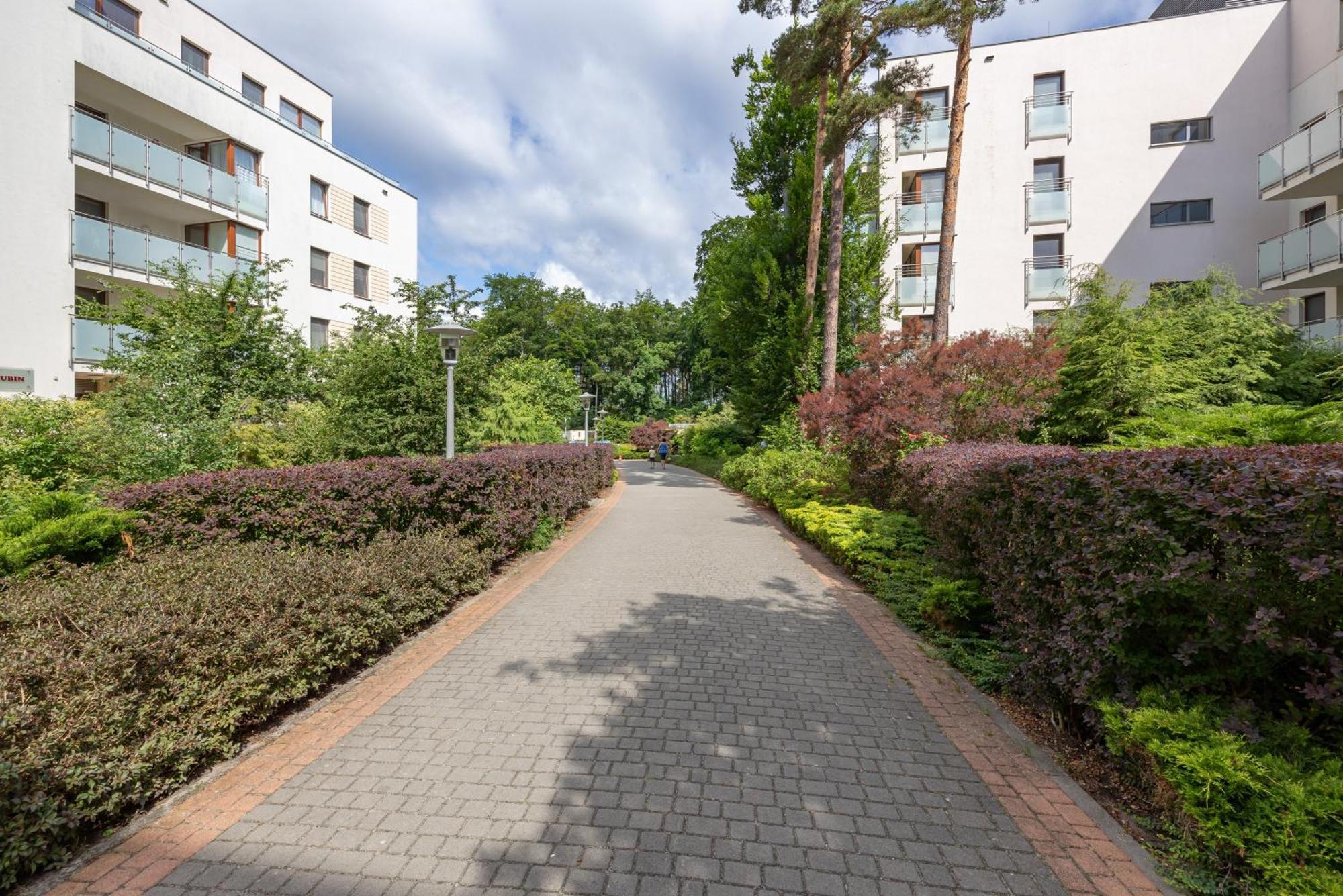 Aquamarina Apartment With Terrace - Close To The Beach - By Renters Miedzyzdroje Exterior photo